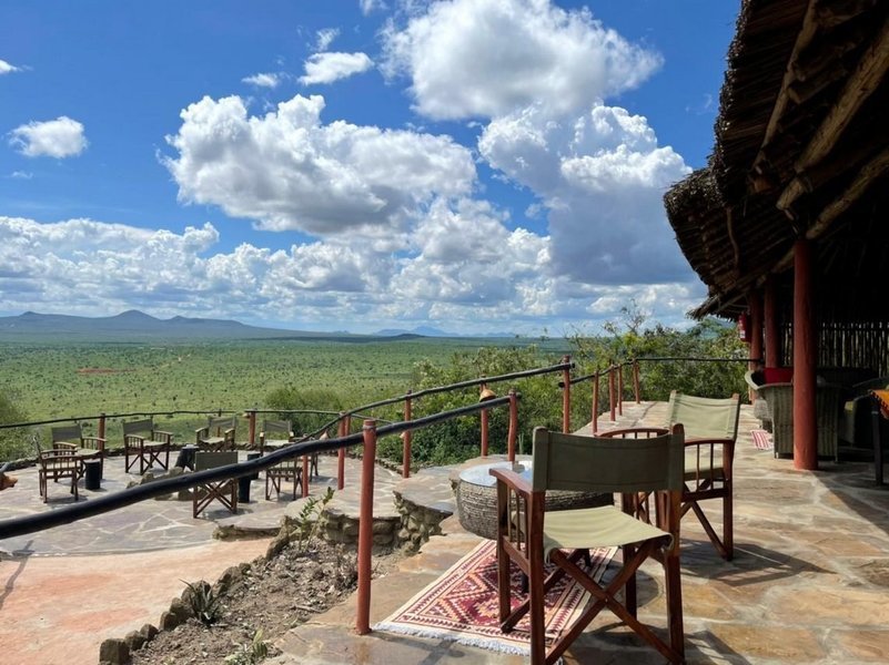 Outside sitting area with views of the wilderness at Leopard Lair Cottages