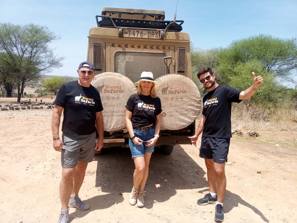 Guests on a thrilling safari on an African Safari vacation