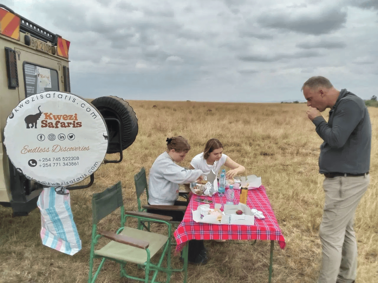 Picnic lunch on Epic Kenya Safari
